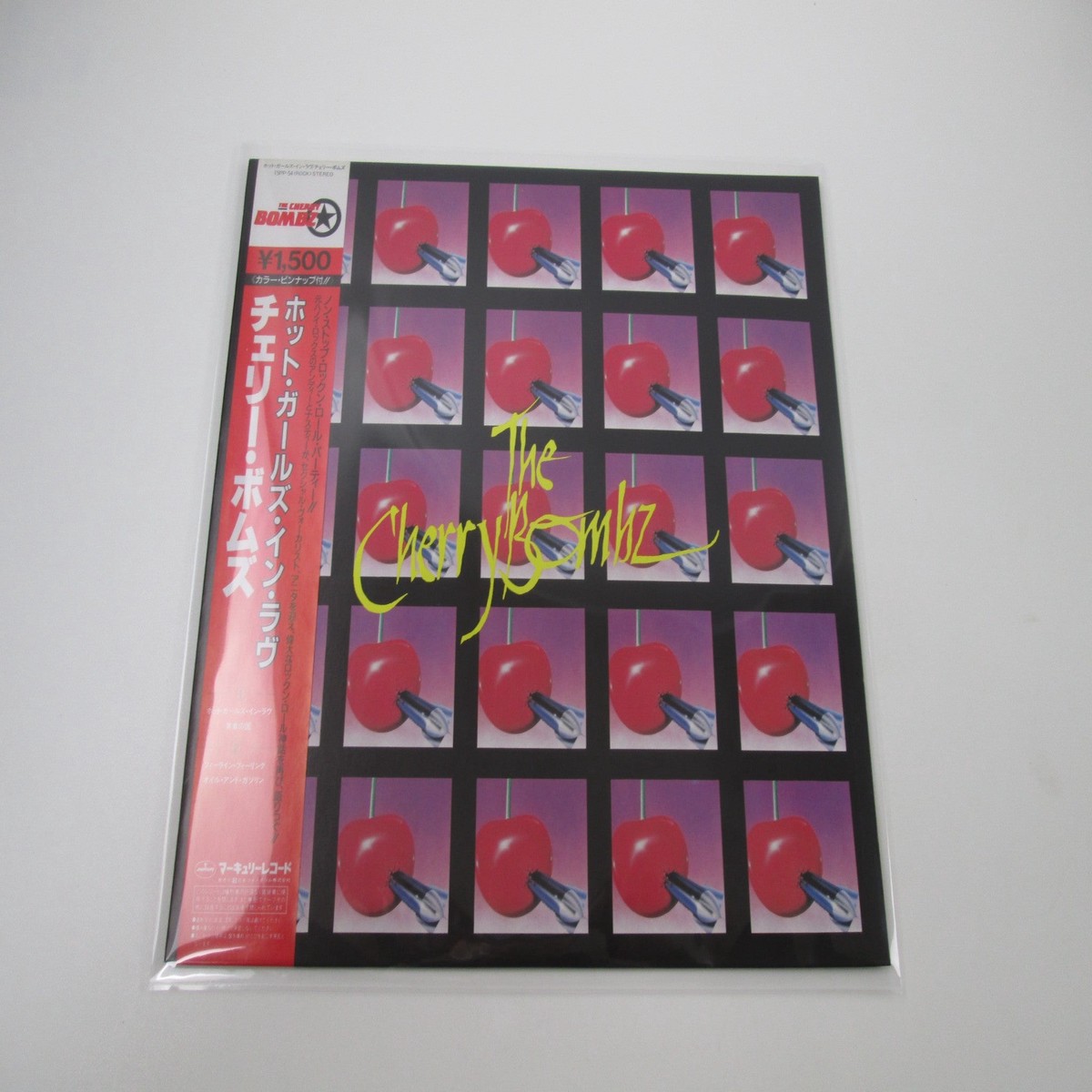 The Cherry Bombz Hot Girls In Love Mercury 15PP-54 with OBI Japan LP Vinyl